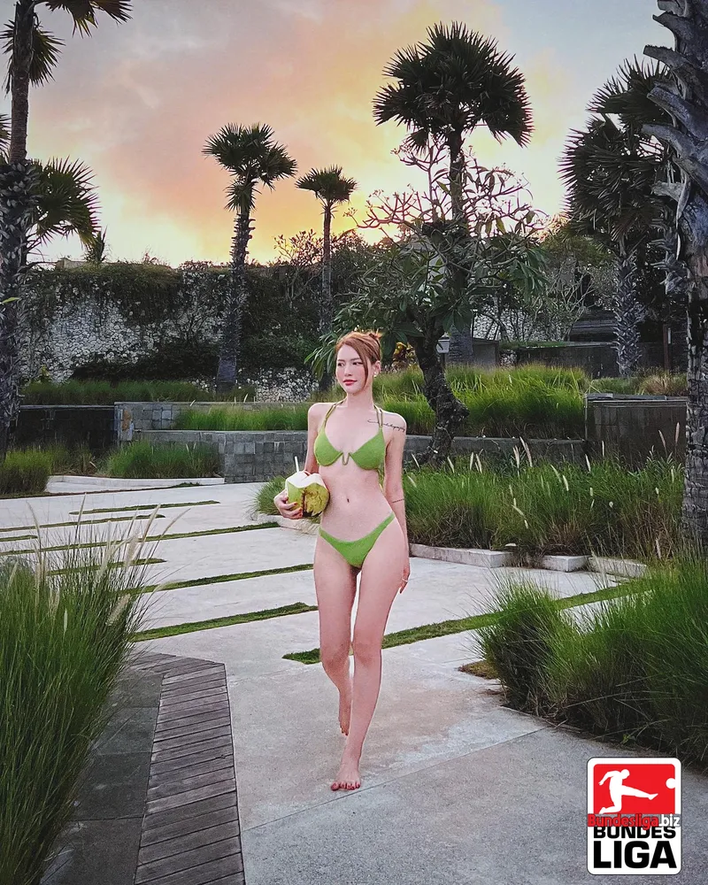 Ảnh Lucie Nguyễn mặc bikini 4